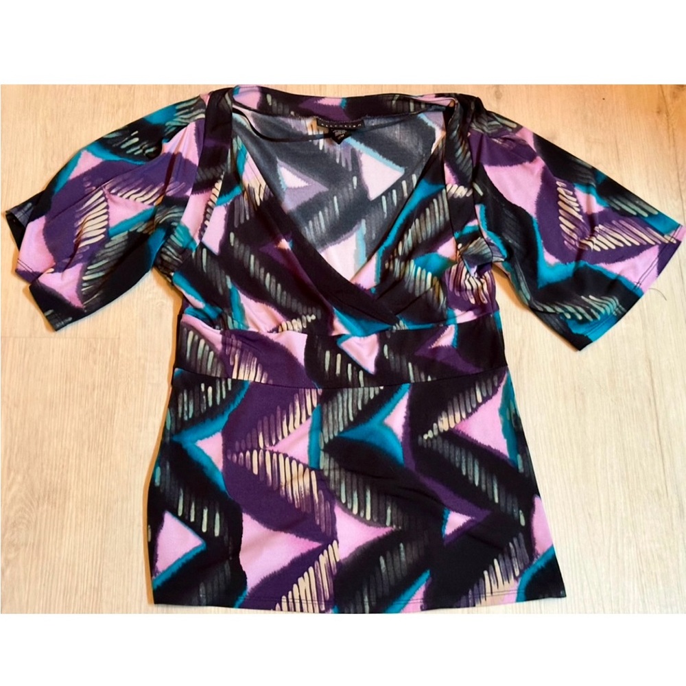Women’s Attention Multicolor V-Neck Blouse, Size M, Short Sleeve, Stretchy, Cute